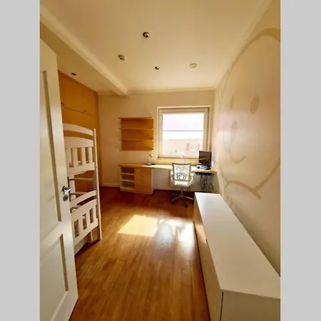 Erdvus 2-Ieju Miegamuju Butas Miesto Centre *